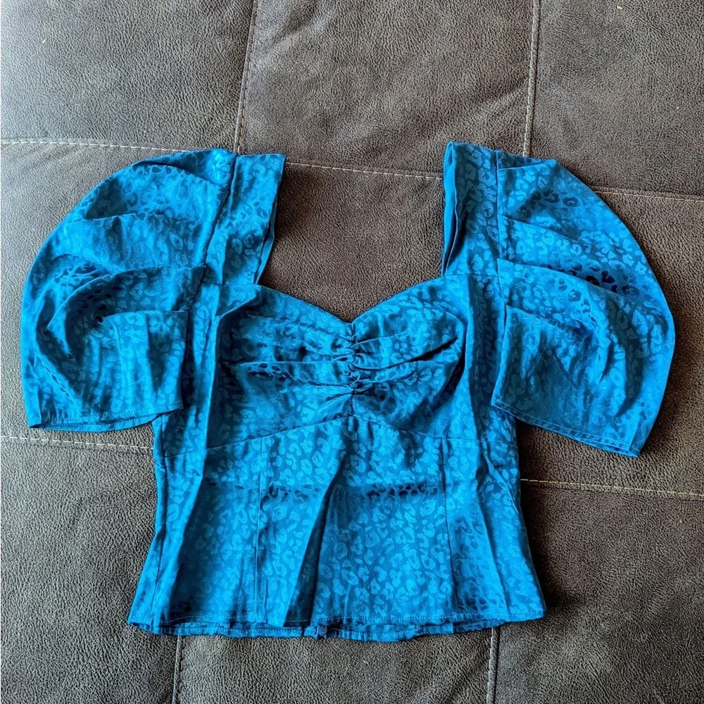 Adelyn Rae NWT Small Teal Puff Sleeve Top - Picture 2 of 2